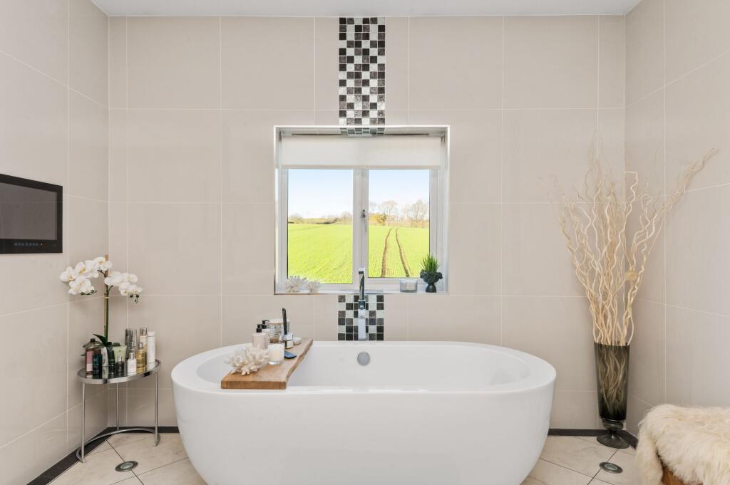 BEDROOM ONE EN-SUITE