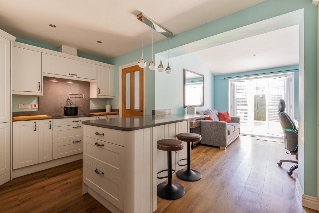 Heol Y Ddol 16-26.jpg