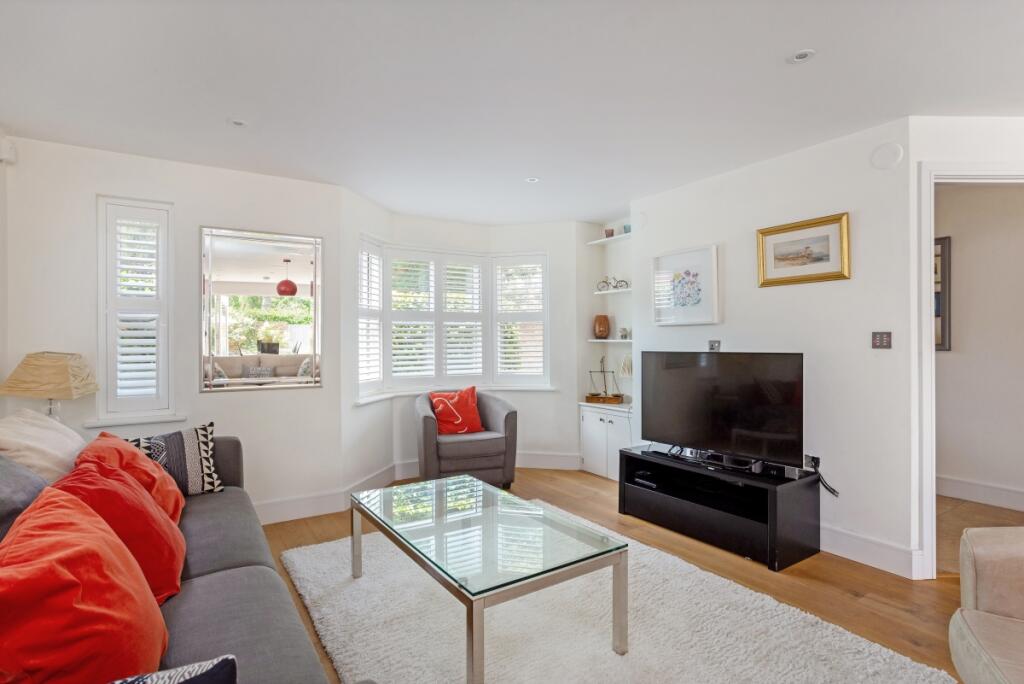 4 Cromwell Garden...