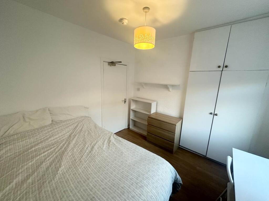 Room 4 (5)