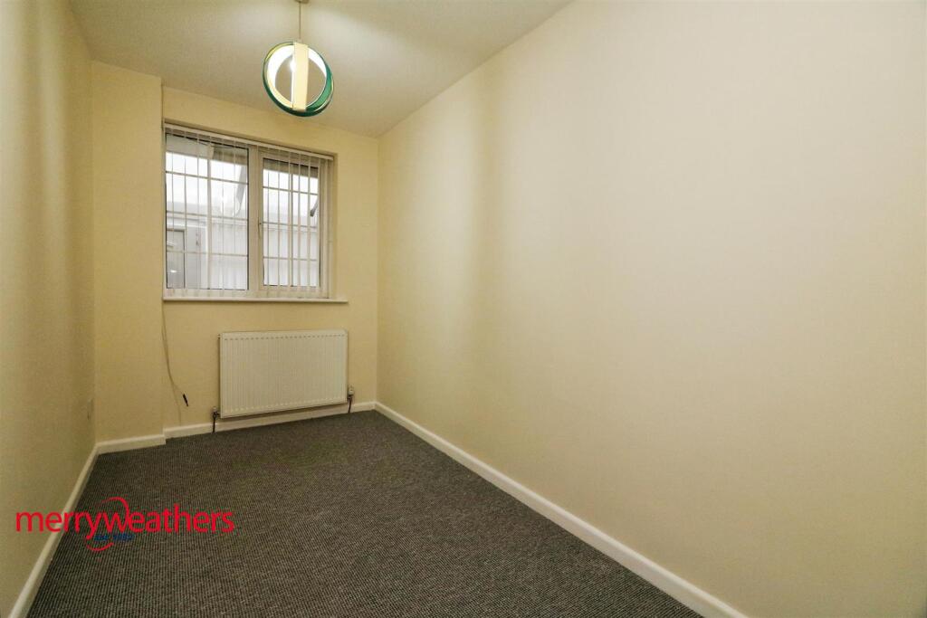 FRONT BEDROOM