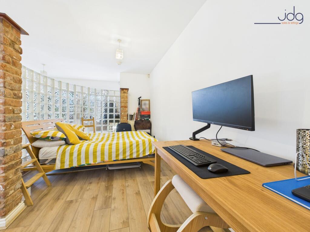 Open Plan Living Accommodation