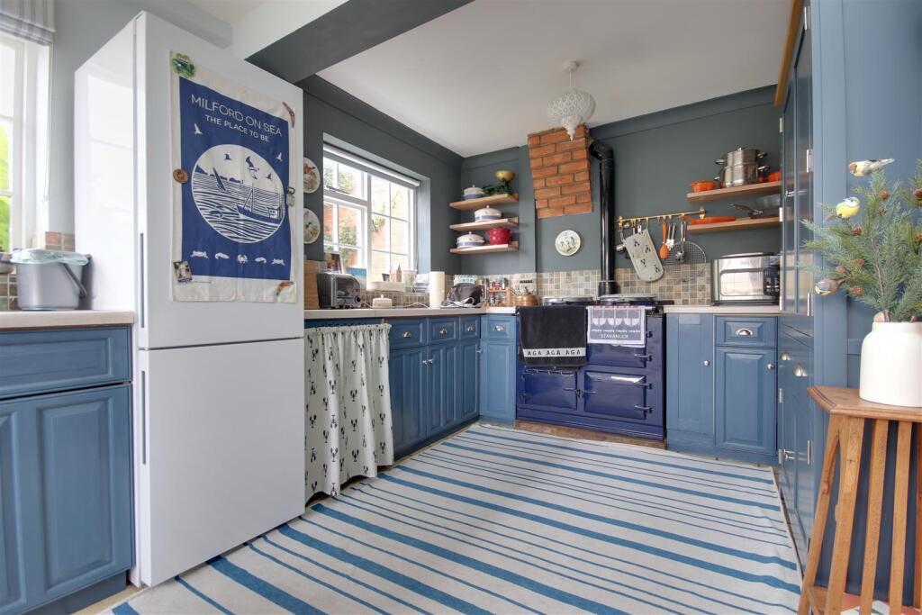 Kitchen 3.jpg
