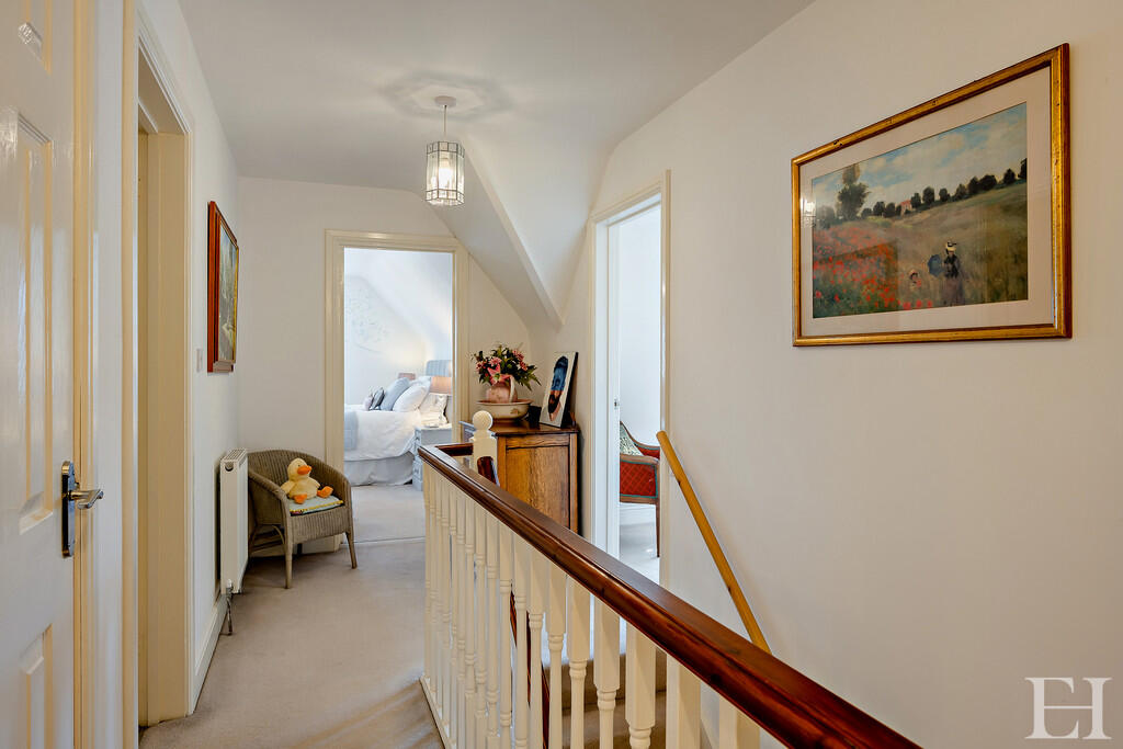 8643242-interiorW...