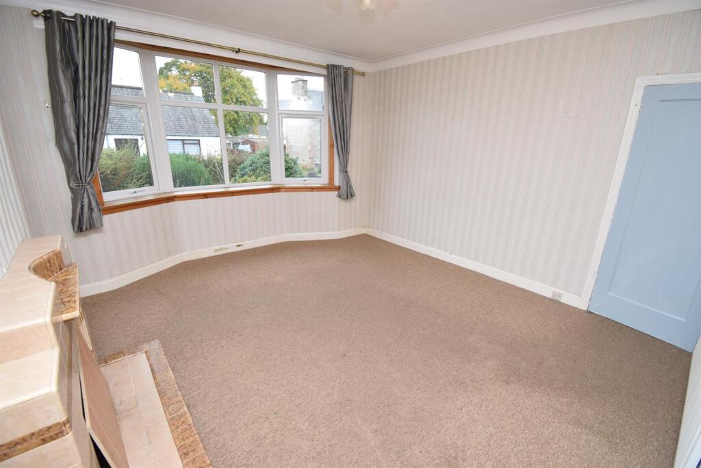 FORMAL LOUNGE