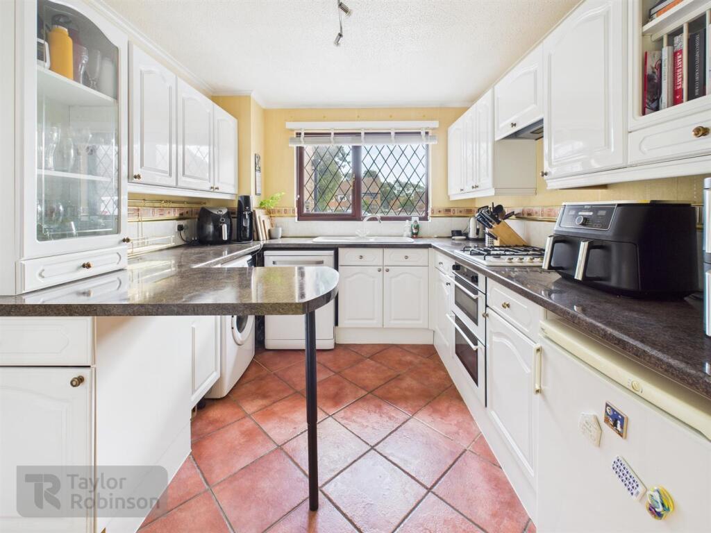 CAM02600G0-PR0554-STILL009.jpg