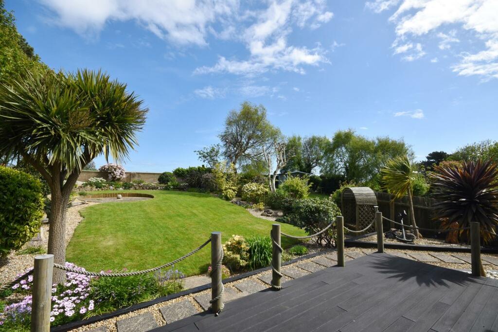 GARDEN DECK &amp; LAWN.JPG