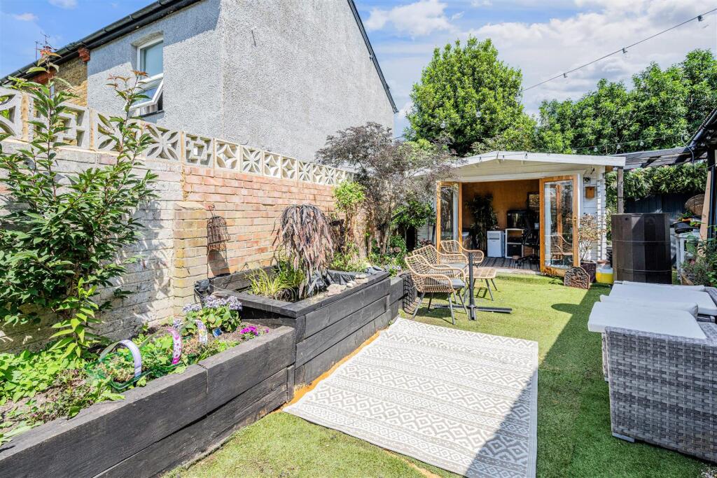 BRAMBLE WALK (1).jpg