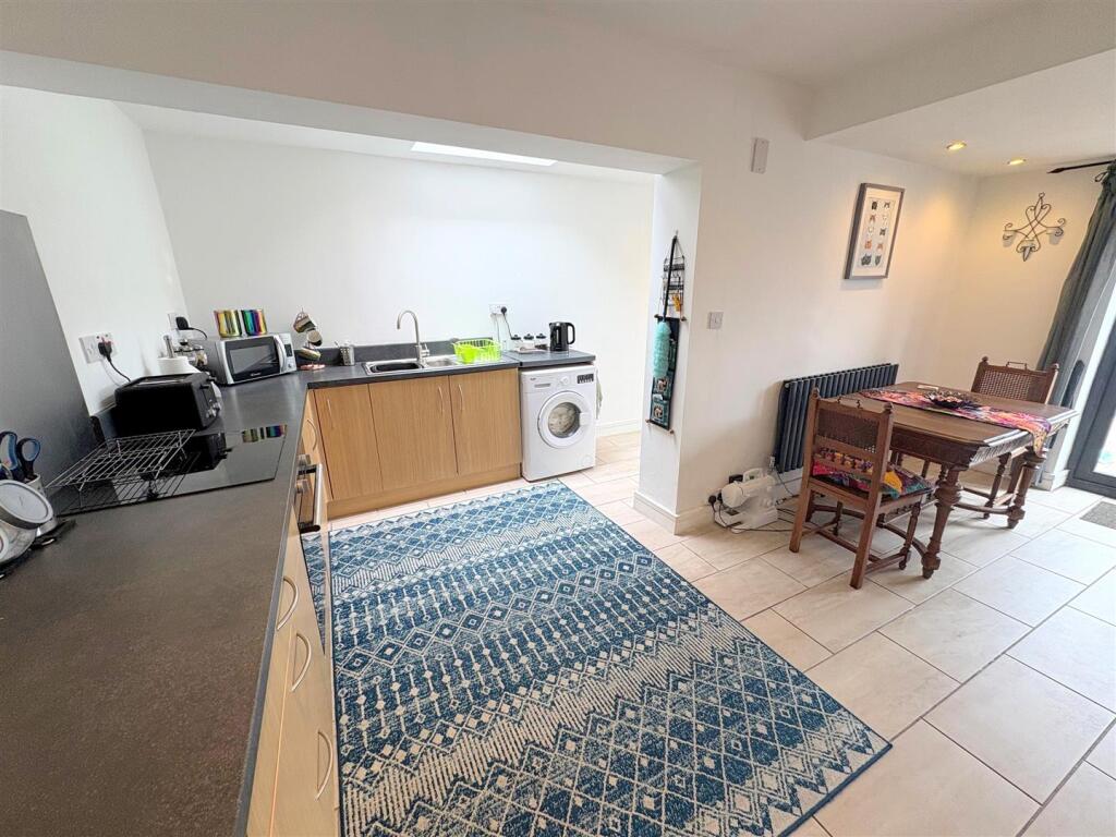 Open Plan Kitchen / Diner