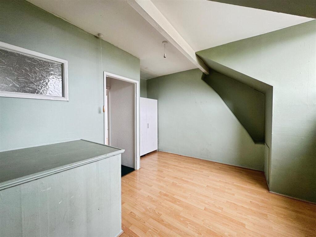 d0ec9204--4671-83B4-3505A50FFC66-12865-0000054000E