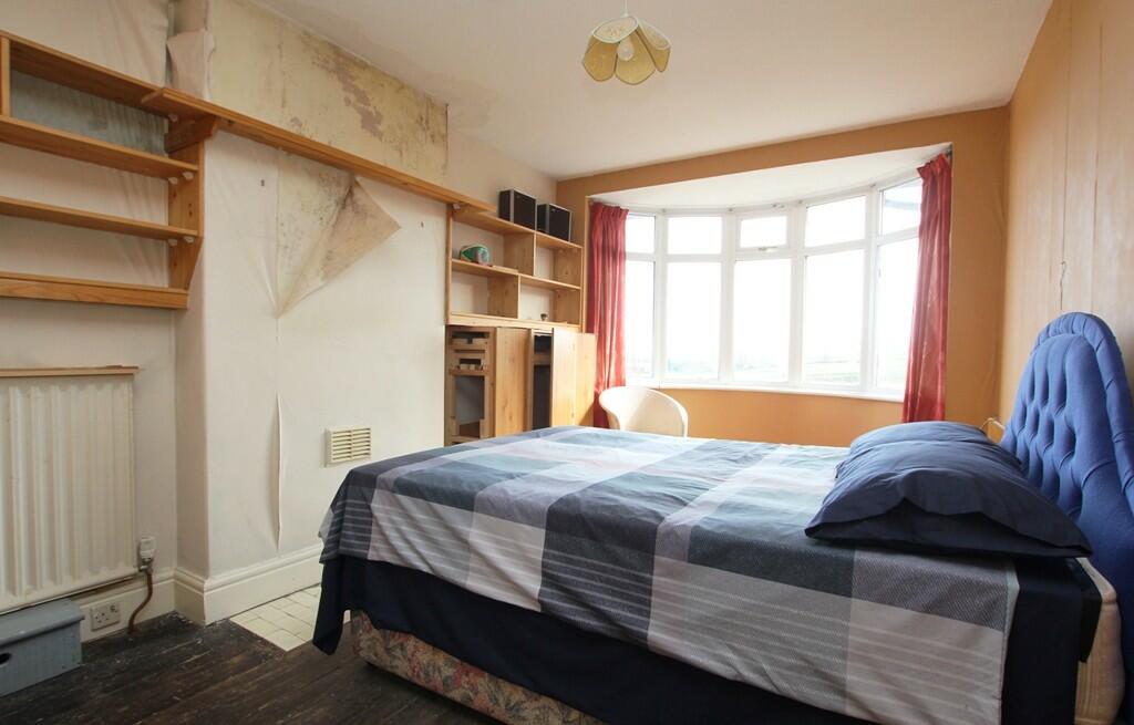 3-bed detached ho...
