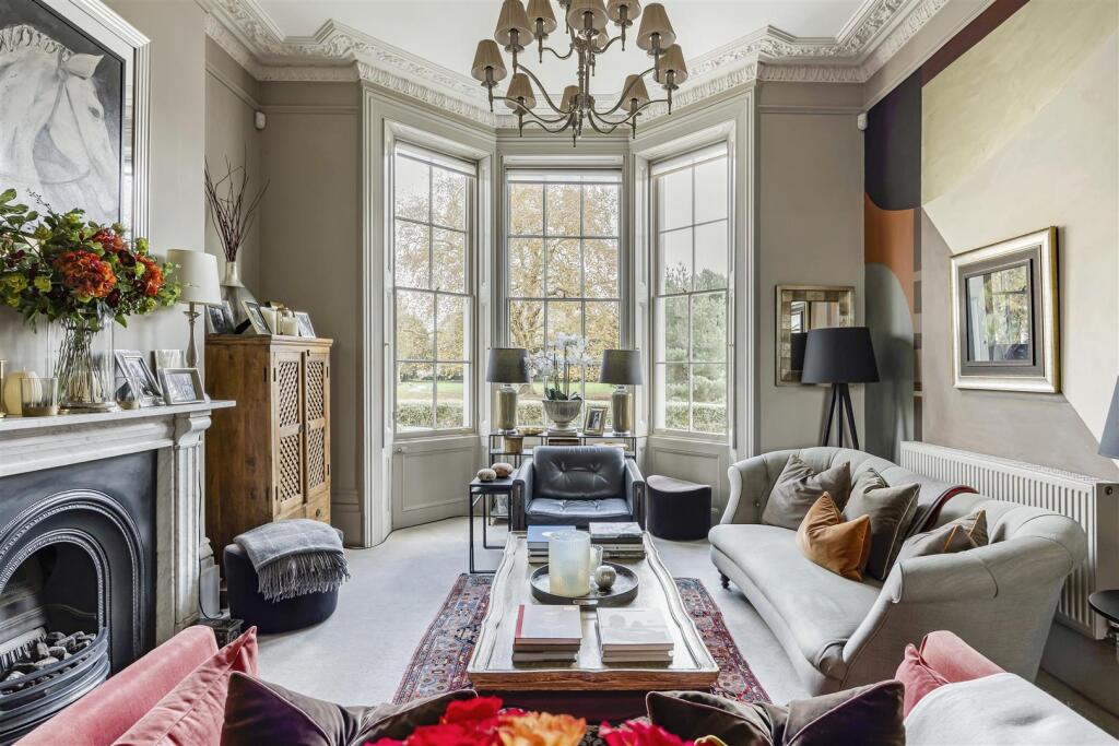 Clarence Square, Cheltenham, GL50 4JP
