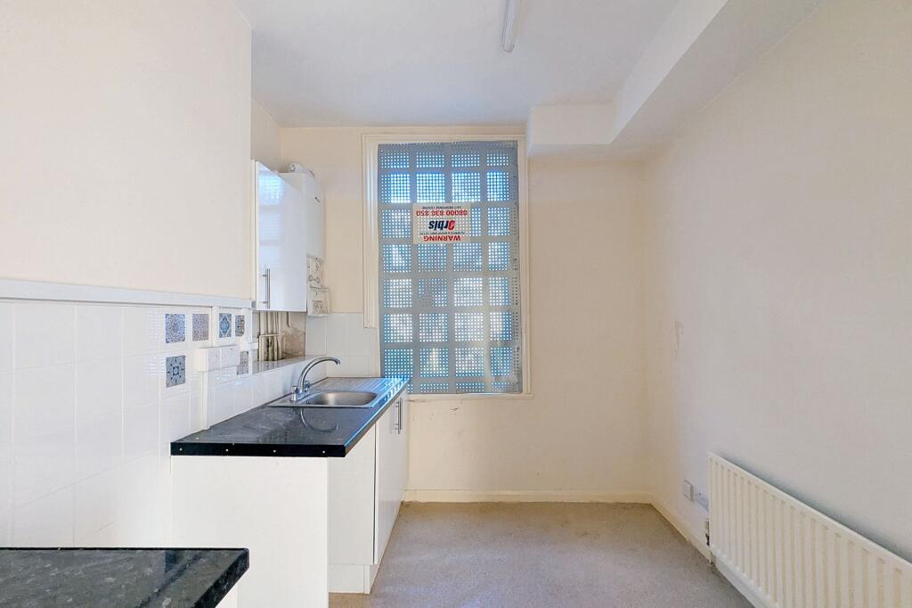 19B Tadmore Street, London W12 8AH