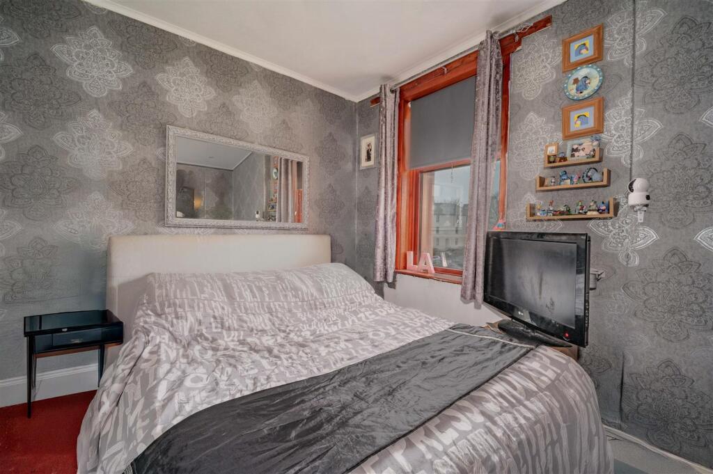 7C Moncur Crescent Dundee-2.JPG