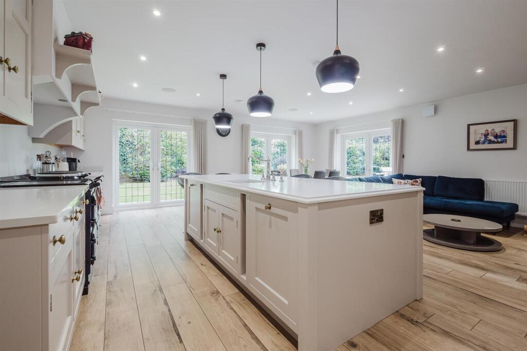 Live In Dining Kitchen