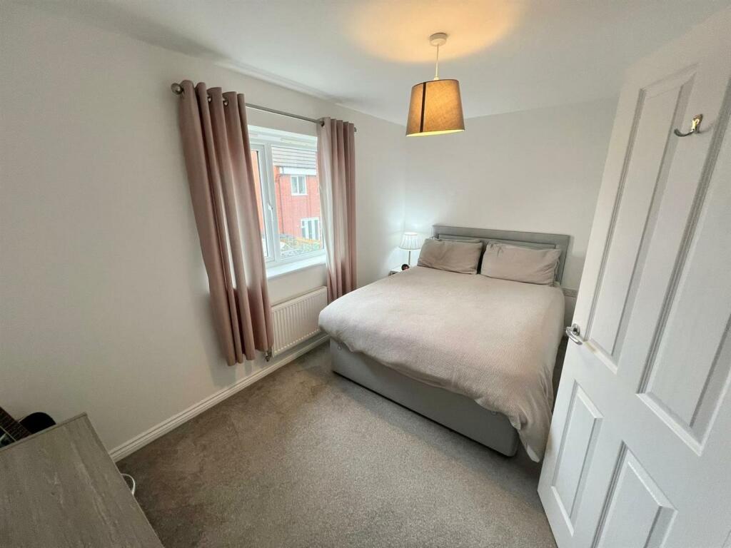 Bedroom 2(2).jpg