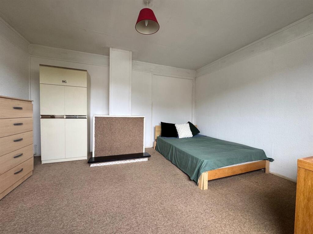 Room 1c.jpg