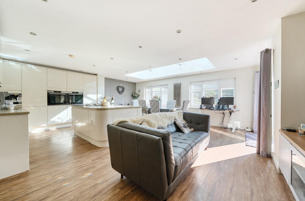 1340530-5-689f02d...