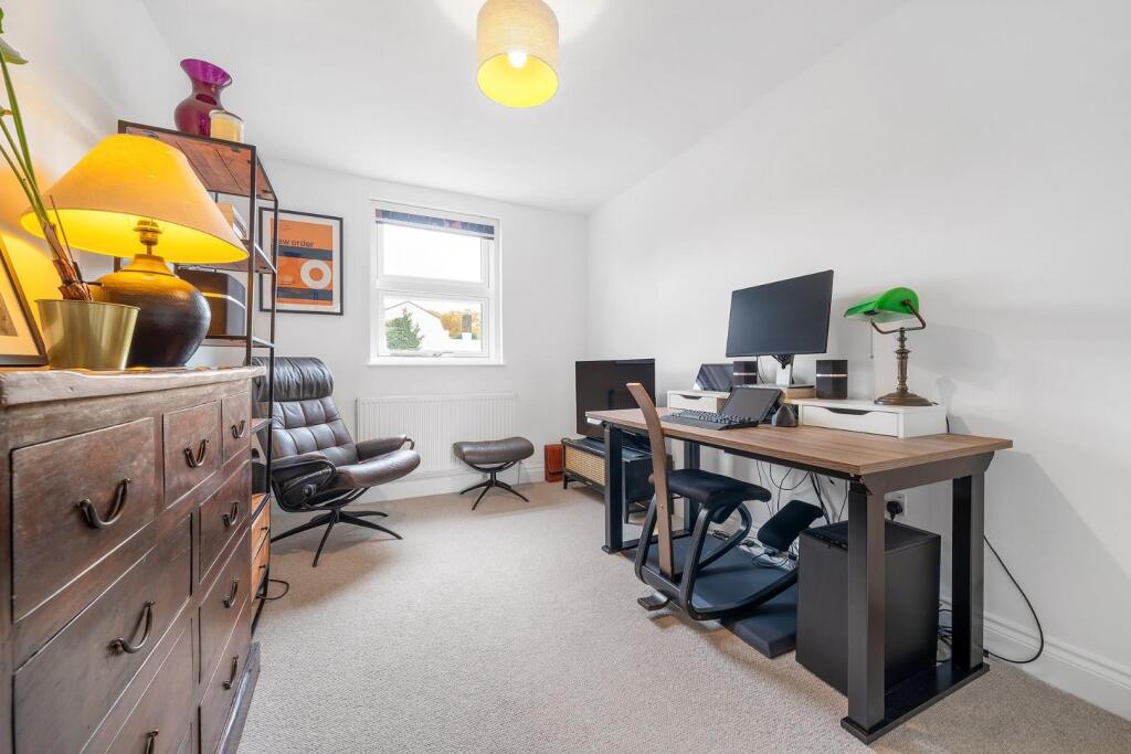 Bedroom 2.JPG