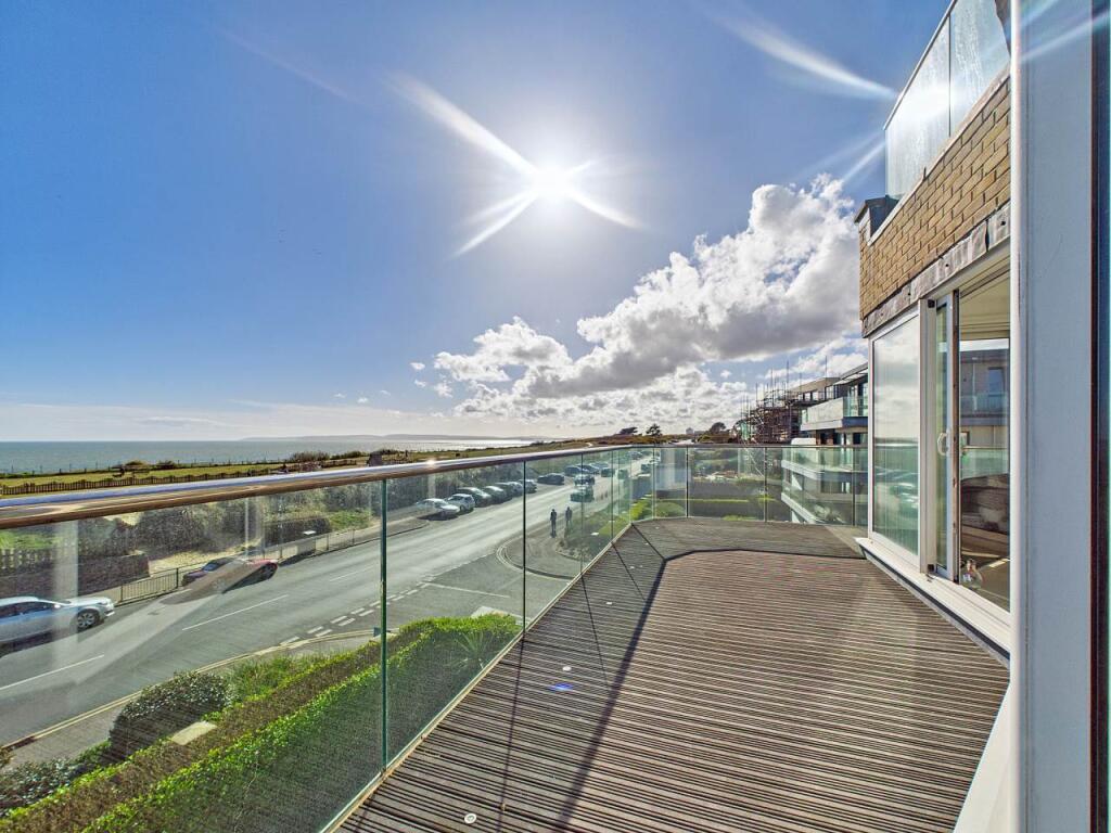 8 studland terrace m