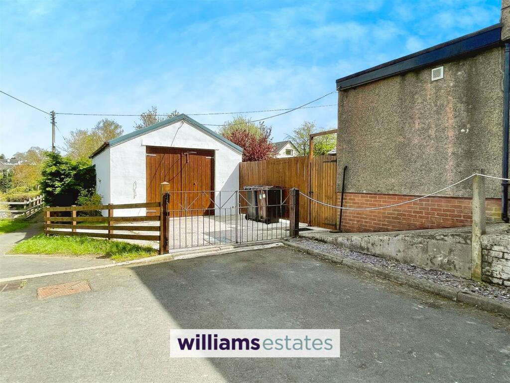 Garage &amp; Driveway