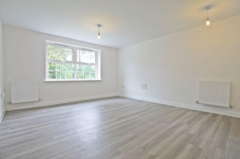 Lounge/Dining Room (2)
