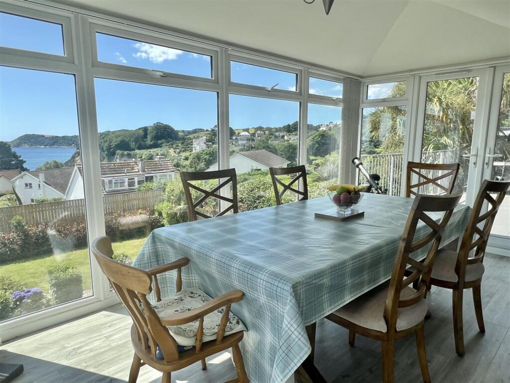 Conservatory/Dining Area