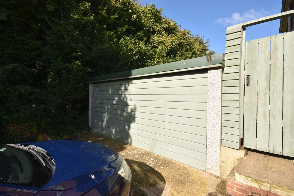 Garage.JPG