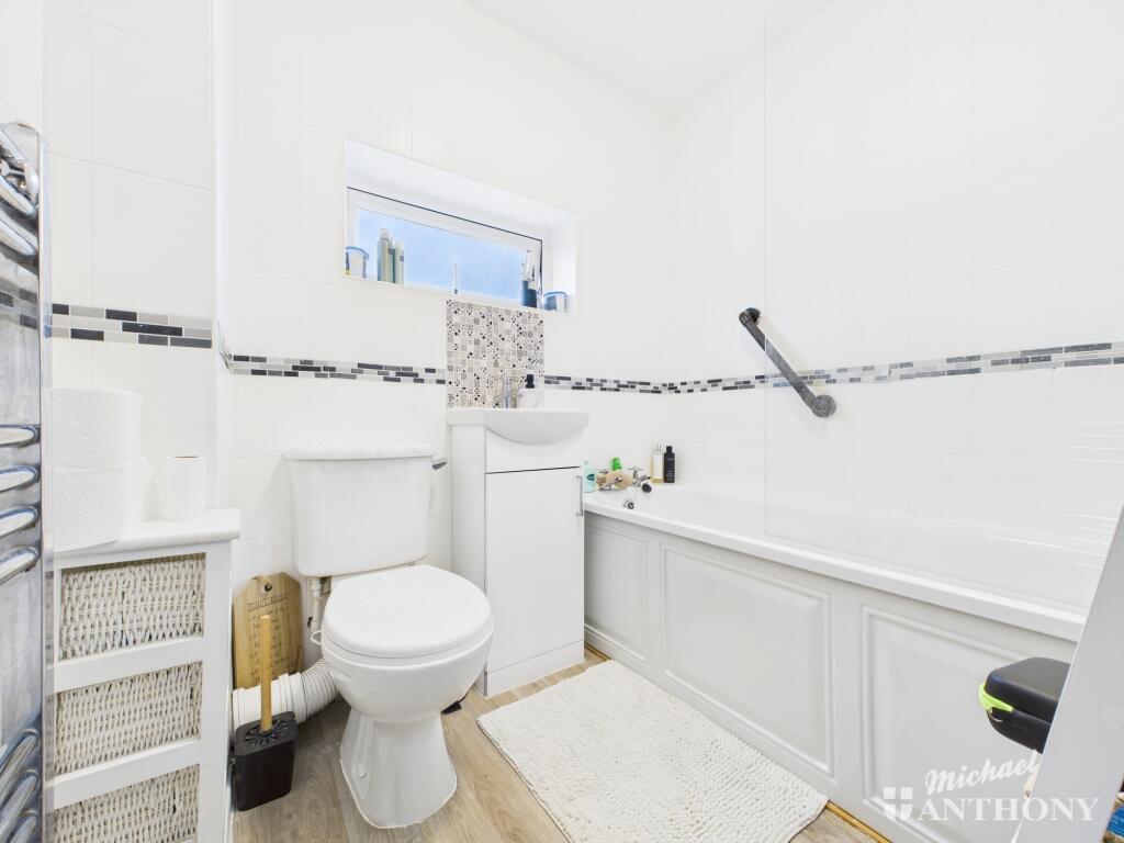 CAM02773G0-PR0258-STILL003