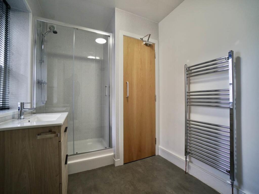 bathroom1.jpg