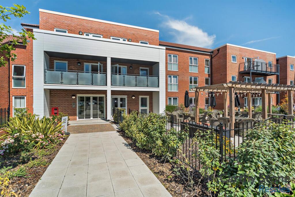 8657073-exterior06-800.jpg