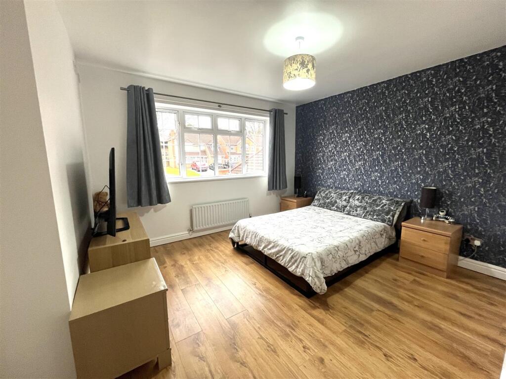 THORN CLOSE BED.jpeg