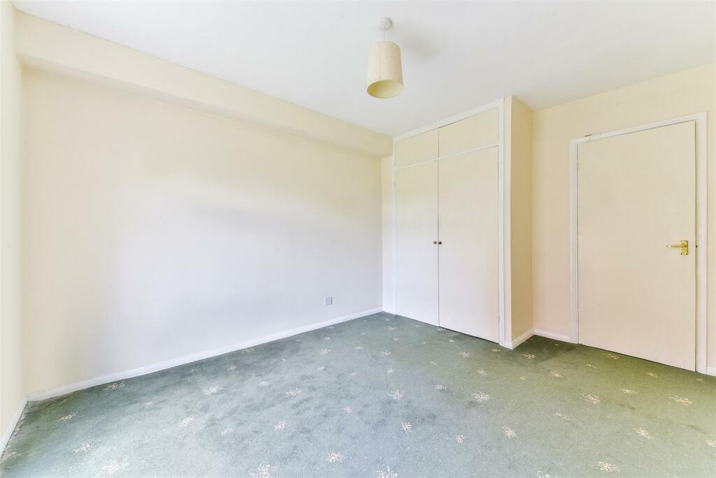 HOLLY COURT, 18- (2).jpg