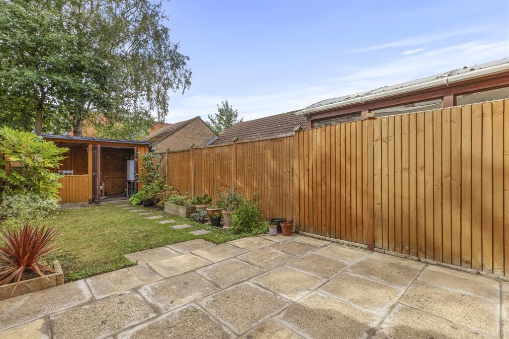 71 Lansdowne Way, HP11 1TW-13.jpg