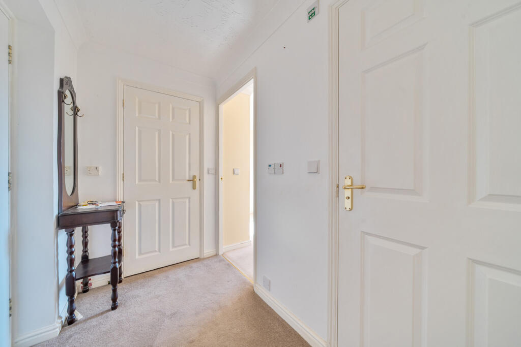 1371958-9-68fbd12...