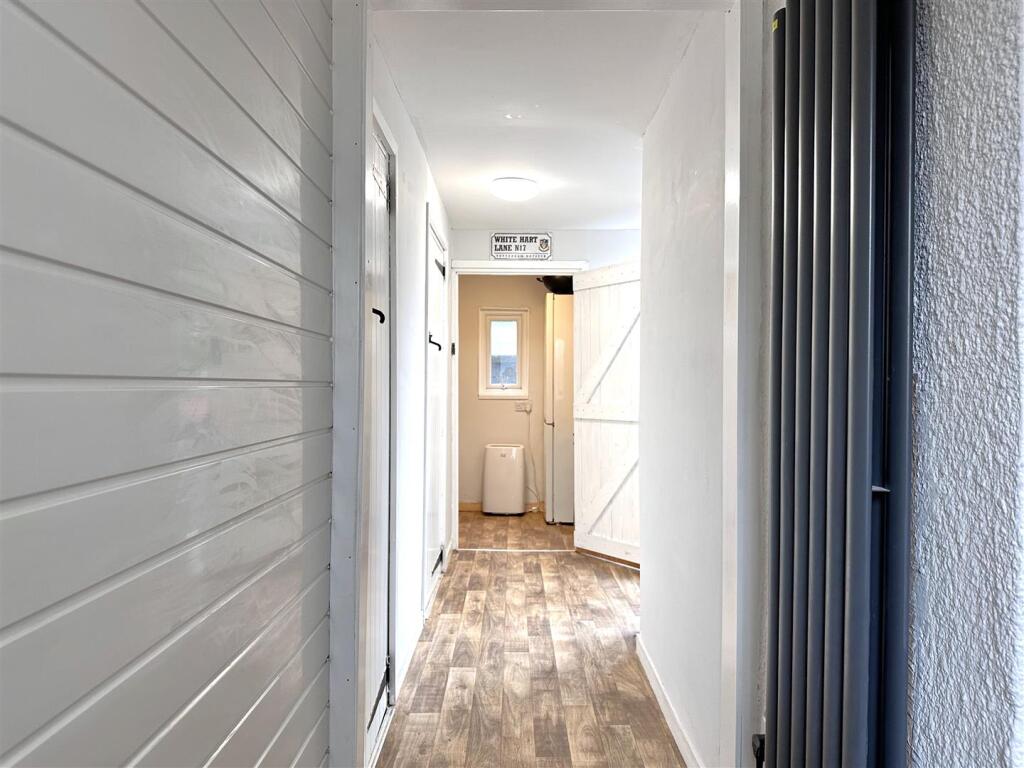 Inner Side Passage 660