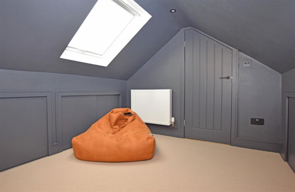 Loft room 2 V2.JPG