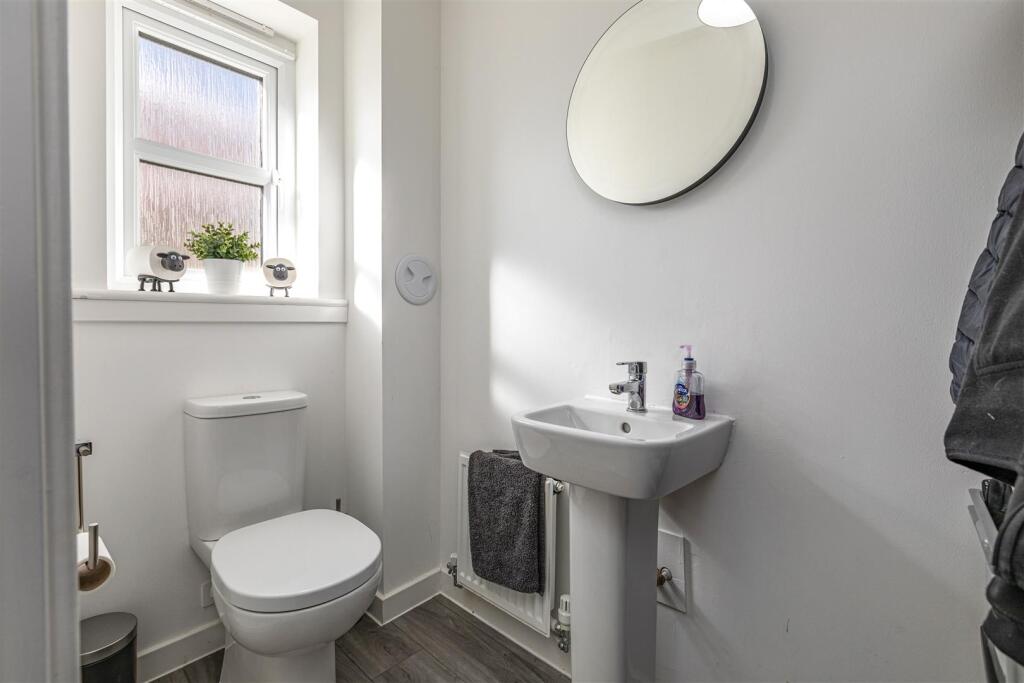 4 Knoll Park Avenue Galashiels 08.JPG