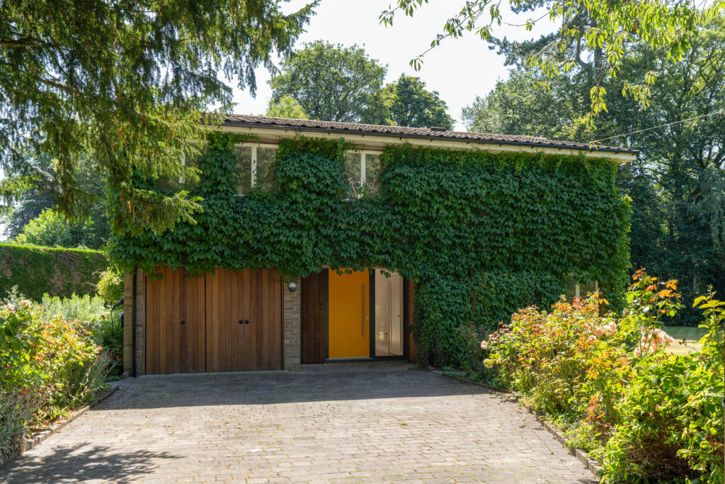 299044 - 4PheasantWalk_HighLegh_HighRes-52.jpg