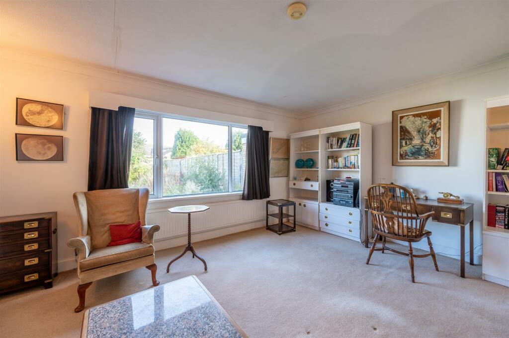 21 Hollow Lane 24 26.jpg