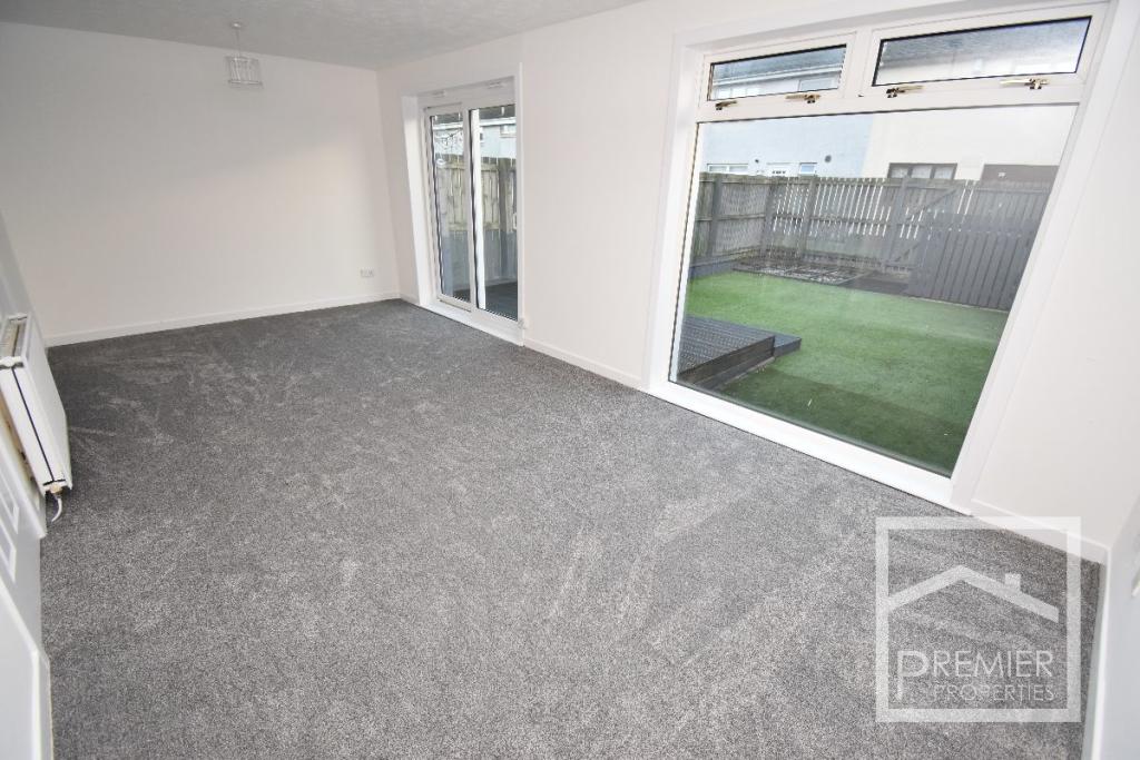 Lounge/Dining Area