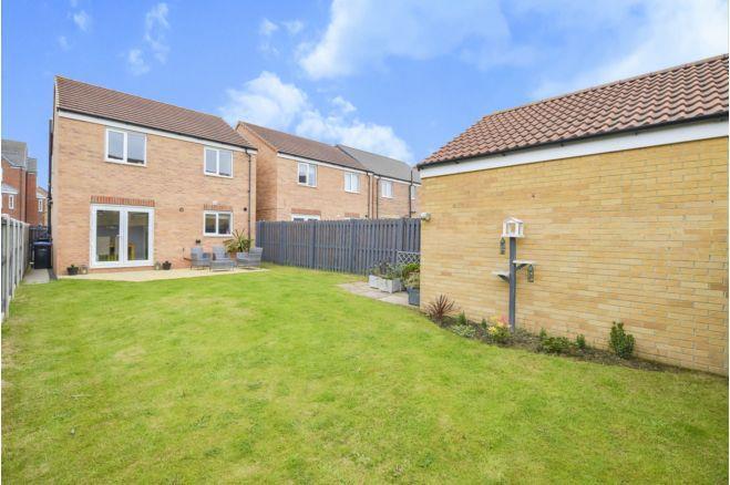 rear garden reverse angle.jpg