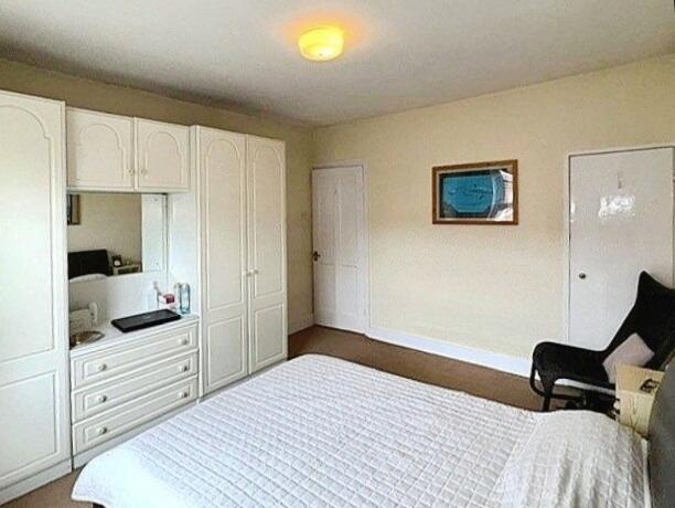 pbox-bedroom-329972.jpg