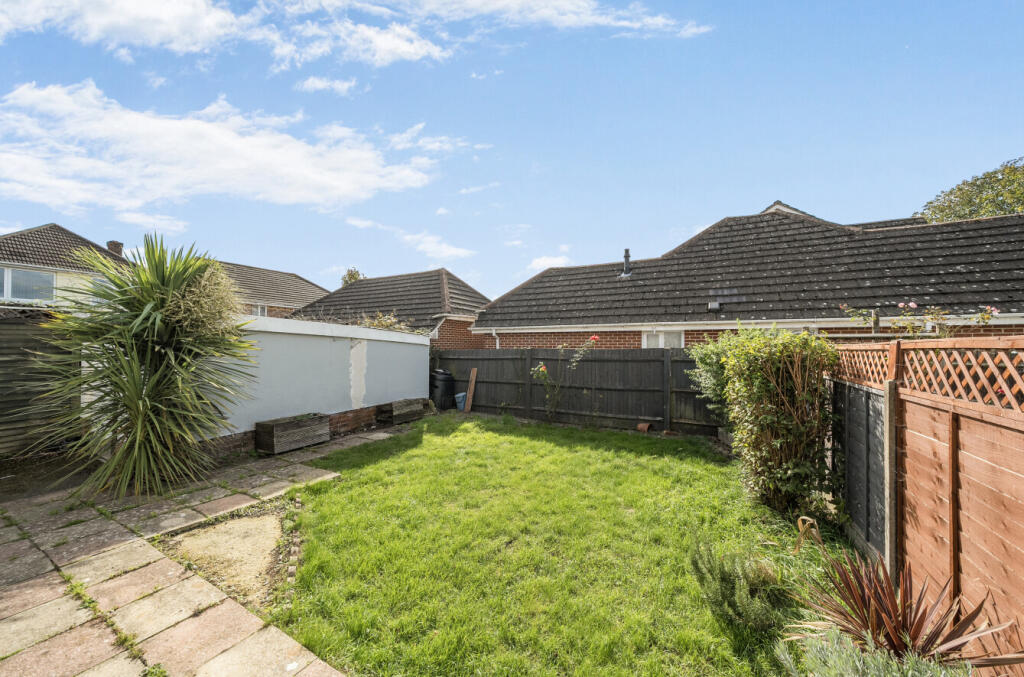 1363843-5-68e52d2...