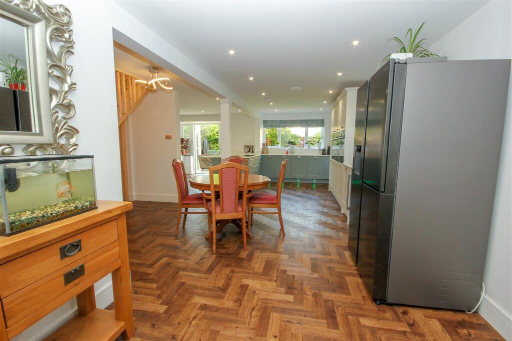 Dining Kitchen..jpg