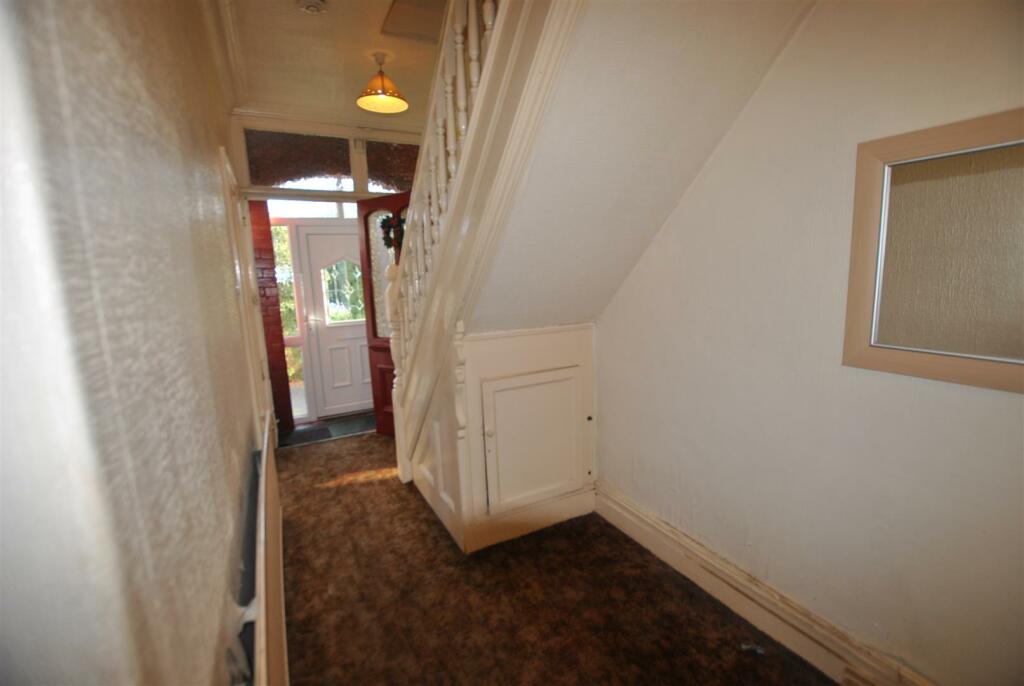 ENTRANCE HALLWAY