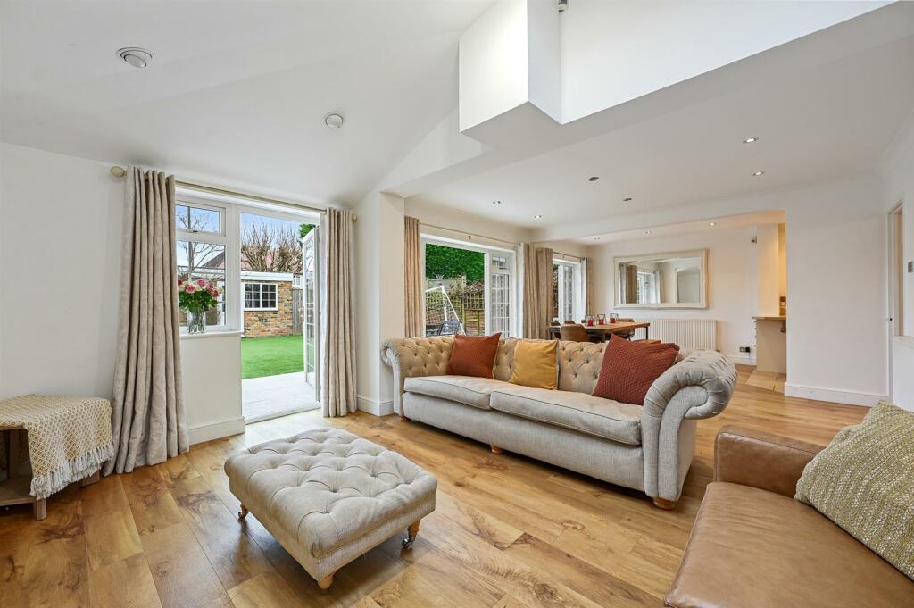 Lounge to Dining Room.jpg