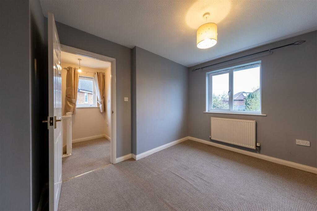 3 Harewood Close-014.jpg