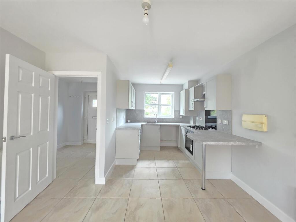 Open Plan Kitchen Area and Lounge