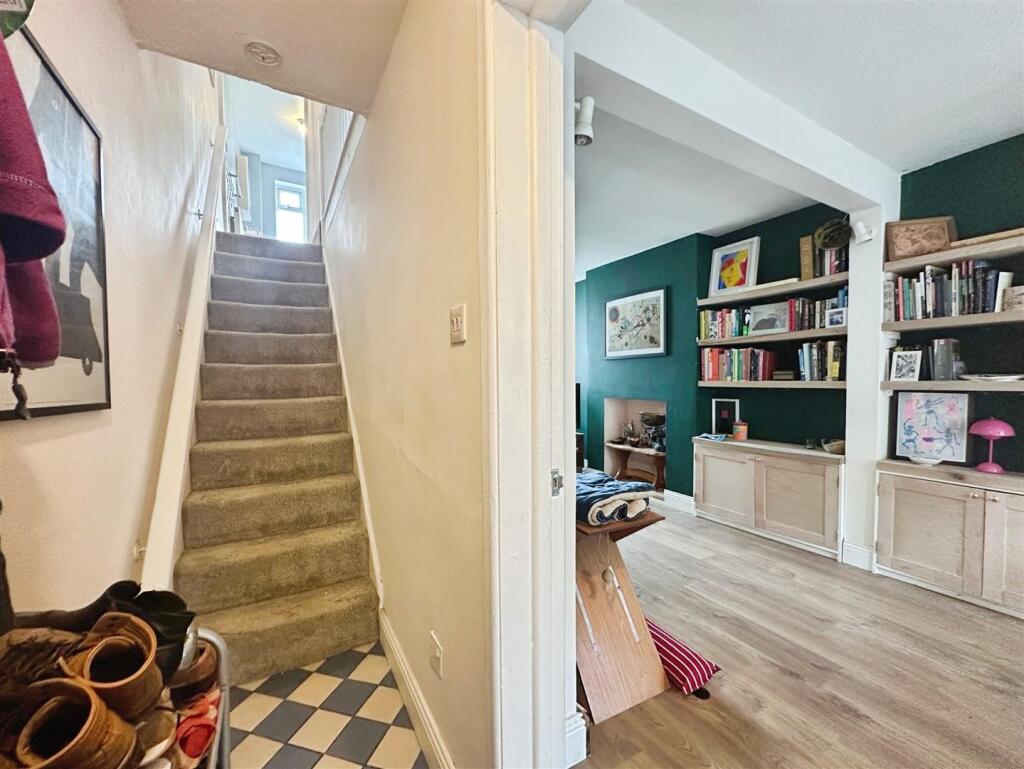 d3da8980--4F37-998E-11C92F2F6406-61138-000013E3566